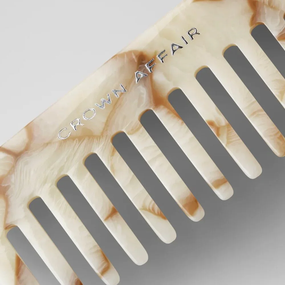 Crown Affair The Comb No. 002 in Carrara - Picture 4 of 5